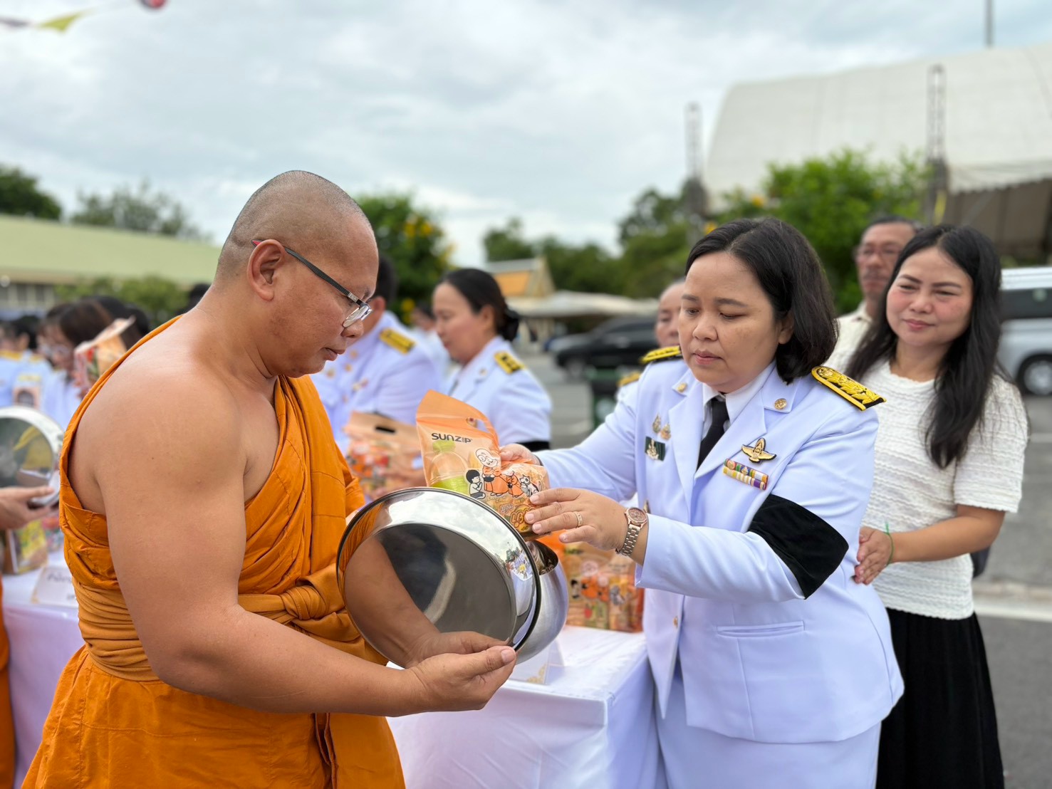 title - ส.ป.ก.นครปฐม เข้าร่วมพิธีทางศาสนามหามงคล และพิธีเจริญพระพุทธมนต์ พิธีทำบุญตักบาตรถวายพระราชกุศล พระบาทสมเด็จพระเจ้าอยู่หัว เนื่องในโอกาสวันเฉลิมพระชนมพรรษา 28 กรกฎาคม 2569